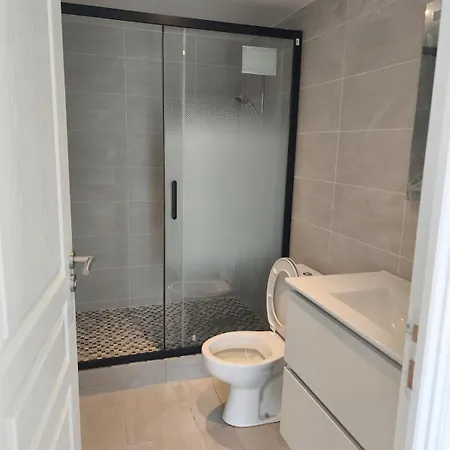 With Garden Nemours Apartament Chaville